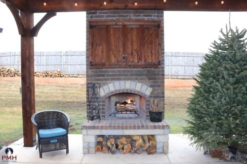 Outdoor Fireplace 136
